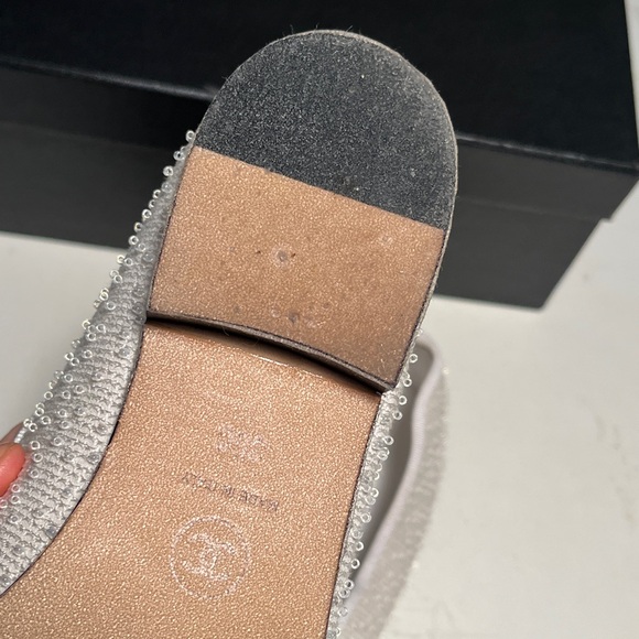 CHANEL Women's Black and Cream Pearl-Embellished Flats - Picture 13 of 13